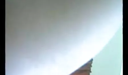 अपनी पूर्व सेक्सी पिक्चर की वीडियो पत्नी के साथ.