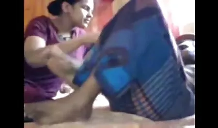 रसोई घर में प्रीति जिंटा का सेक्सी पिक्चर बिल्ली गले निकाल रहा है