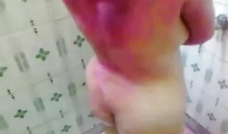 सौंदर्य स्थानांतरण में एक परिपक्व हॉट पिक्चर सेक्सी स्कूल के समक्ष आत्मसमर्पण किया