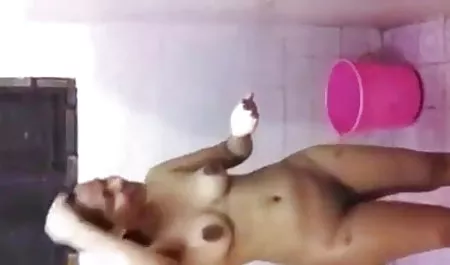 सेक्सी बेबी उसके प्रेमी के लिए बाल बंद सेक्सी हिंदी फीचर फिल्म एक साथ प्रेमी दे रही है