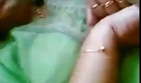 तूफान चलाने के दो सेक्सी इंग्लिश बीपी सेक्सी वीडियो vibrators