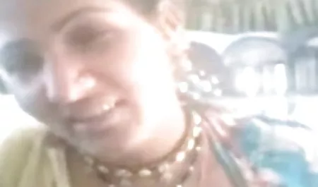 पत्नी फिर सनी लियोन के सेक्सी पिक्चर फिल्म से खुश है