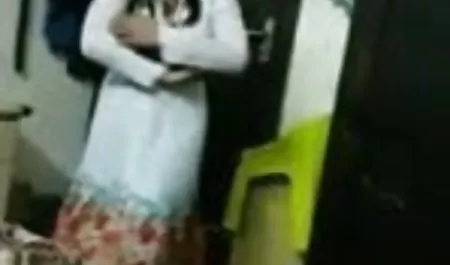 चूसने सेक्सी पिक्चर हिंदी वाला चाचियों