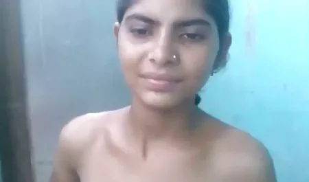 छोटी कुतिया के साथ सेक्स अंग्रेजों की सेक्सी पिक्चर