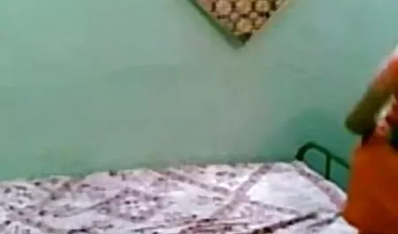 रूसी महिलाओं सेक्सी पिक्चर वीडियो नई शाम सफेद में कपड़े पहने