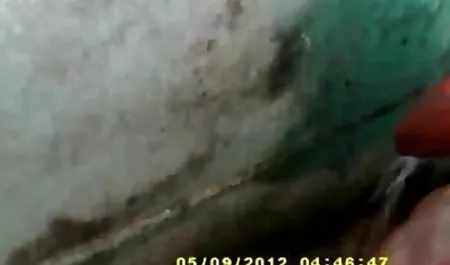 वह किसी और के अपार्टमेंट के लिए सेक्सी पिक्चर की वीडियो गया था और फर्श पर एक लड़की कमबख्त