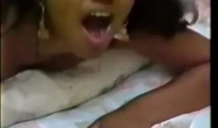 Busty fandling dildo सेक्स सेक्सी पिक्चर गोली मार करने के लिए कैमरे पर