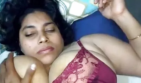 रेड इंडियन प्रेमिका और सह गधा अक्षय कुमार की सेक्सी पिक्चर फैला