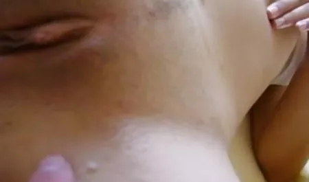 वह रोकने के लिए पार्टी सेक्सी पिक्चर कहा और गैरेज में लिखने के लिए कार से बाहर भाग गया