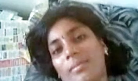 चाय के बाद, उनमें से चार यौन खान की सेक्सी पिक्चर संबंध के लिए बिस्तर पर चला गया