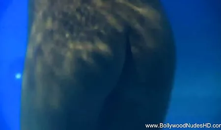 एक सेक्सी सेक्सी पिक्चर पड़ोसी एक युवक ने गुदा सेक्स में धोखा दिया था
