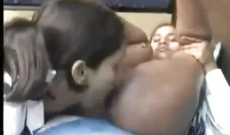 सौंदर्य visualizes अंग्रेजों की सेक्सी मूवी पिक्चर और masturbates
