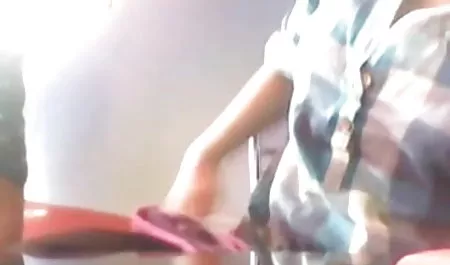महिला बड़े स्तन के साथ पिक्चर में सेक्स पड़ोसी को रोकने के समक्ष आत्मसमर्पण किया