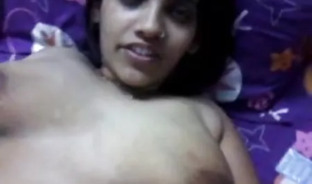 स्नान और कृष्णा कपूर की सेक्सी पिक्चर डार्लिंग से बाहर गधा कमबख्त में है