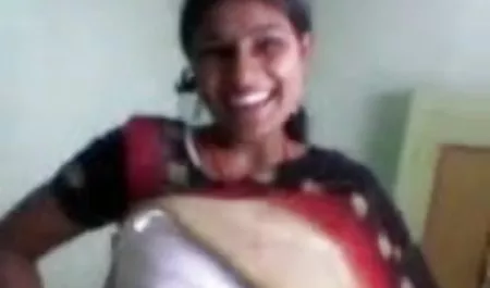 वह रानी मुखर्जी सेक्सी पिक्चर जीभ को उसके गाल और गुदा प्रस्तुत