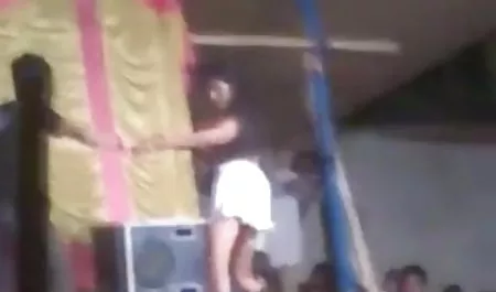 वह एक आदमी से मुलाकात सेक्सी सेक्सी पिक्चर सेक्सी वीडियो की और तुरंत यौन संबंध के लिए सहमत