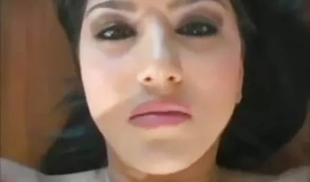 कैटरीना खान की सेक्सी पिक्चर उसे पहले गुदा सबक लेता है