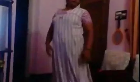रहने वाले कमरे सेक्सी पिक्चर सुल्तान में एक वयस्क महिला को देखकर उसके हाथ उठाया और शाप दिया