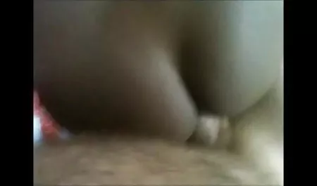 दो निशा की सेक्सी पिक्चर दोस्त धीरे धीरे एक दूसरे पर गीले कपड़े चाटना ।