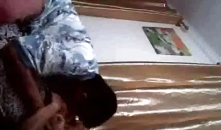 छह आकार के साथ कमाल किनारे सोफे पर हिंदी पिक्चर फिल्म सेक्सी में हमें आश्चर्य