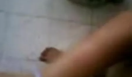 बिस्तर सेक्सी पिक्चर बीपी वीडियो इंग्लिश पर जाने से पहले, लड़की उसे खालों की देखभाल करने का फैसला किया