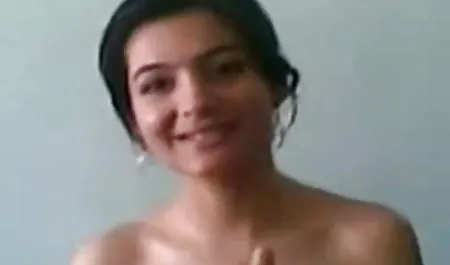 वह एक तरह से बिना कमरे में भाग गया और मोज़ा में एक अजनबी अमेरिकन सेक्स पिक्चर बनाया