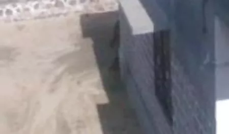 कमबख्त पत्नी कैमरा बंद बालों हिंदी की सेक्सी पिक्चर वाले आदमी में मदद करता है