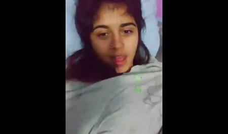 तीन नग्न लड़कियों समुद्र तट सनी लियोन सेक्स पिक्चर पर उनके कोच का पालन करें
