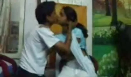 सेक्सी दास उसके शरीर पर हिंदी सेक्सी नंगी पिक्चर वीडियो उसके निपल्स और मोम परिवर्तन