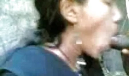 टैटू कवि थरथानेवाला के साथ महिला पानी सेक्सी पिक्चर