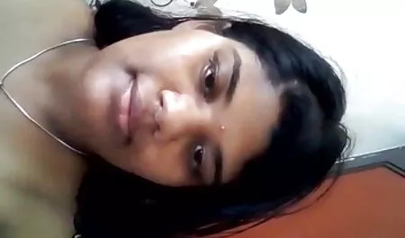 Busty सेक्सी पिक्चर हिंदी में महिला के कपड़े पहने