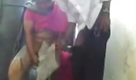 नौटंकी घर हिंदी फिल्म पिक्चर सेक्सी में तैयार खूबसूरत